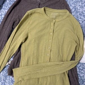 American Eagle Outfitters Olive Ribbed long sleeve (2x)